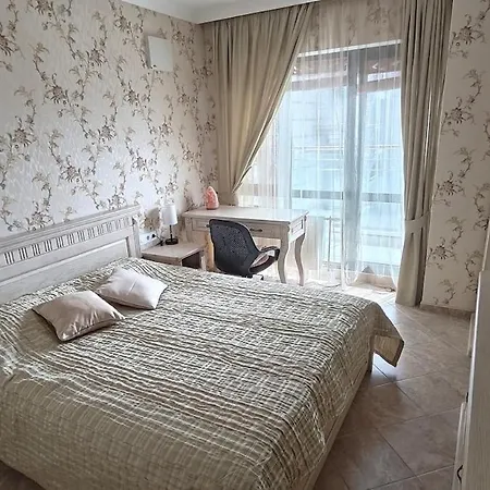 Апартаменты Luxury Sea Sunset Deluxe Бургас